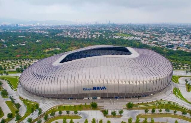 offthetableag's tweet image. If Ariana comes to Mexico with her next tour, this are some venues she can book
Estadio GNP β 65K
Estadio BBVA β 53K
Arena Ciudad De Mexico β 22K
Palacio de los Deportes β 20K