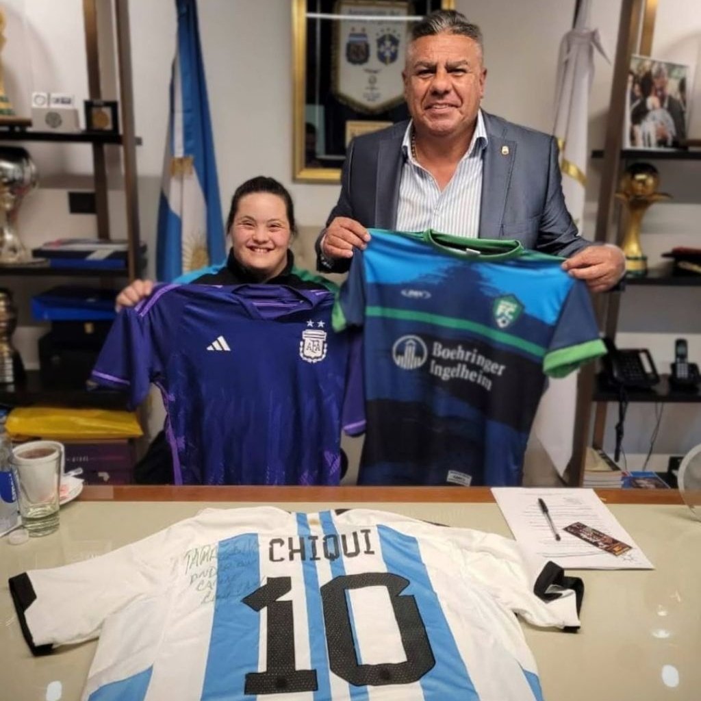 tapiachiqui's tweet image. Mi apoyo incondicional al desarrollo integral y a la inclusión de las personas con discapacidad a través del fútbol.
Me enorgullece estar a disposición de @granjaandar y poder acompañar su lucha diaria por la inserción con el deporte como herramienta ❤️