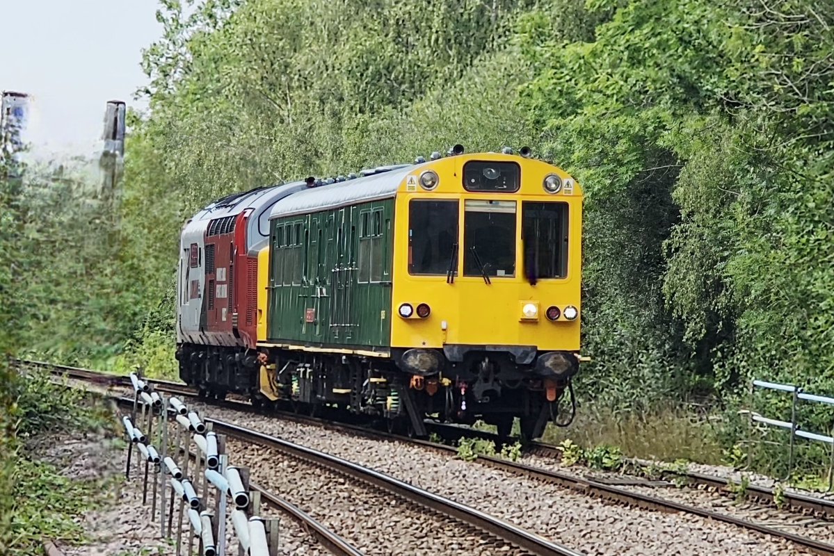 Sprotbrough 66722 (@harrod15s) on Twitter photo Loram 37418 with inspection saloon 975025 Caroline at Haywood this afternoon
#class37 #trains #railway <a href="/TheGrowlerGroup/">The Growler Group</a> #Haywood #Doncaster Loram 37418 with inspection saloon 975025 Caroline at Haywood this afternoon
#class37 #trains #railway <a href="/TheGrowlerGroup/">The Growler Group</a> #Haywood #Doncaster
