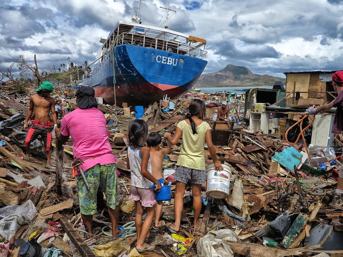 pnud's tweet image. El mundo atraviesa transformaciones profundas que desatan riesgos, intensifican la incertidumbre y provocan crisis sucesivas.
No podemos quedarnos paralizados.
Descubre cómo navegar un mundo de desafíos para redefinir el rumbo del desarrollo: go.undp.org/wUS
