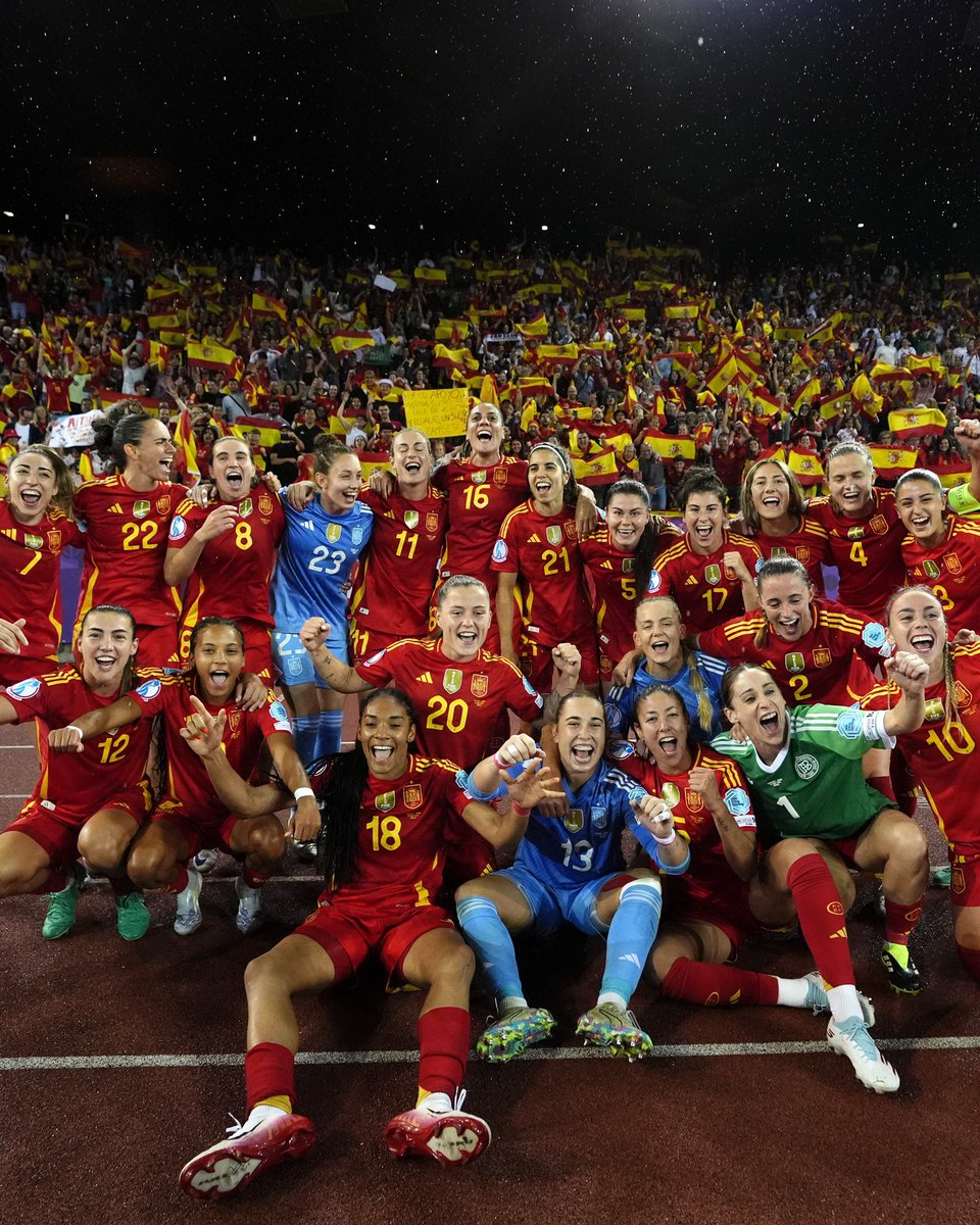 Mujeres escribiendo la historia. Orgullo. #weuro2025