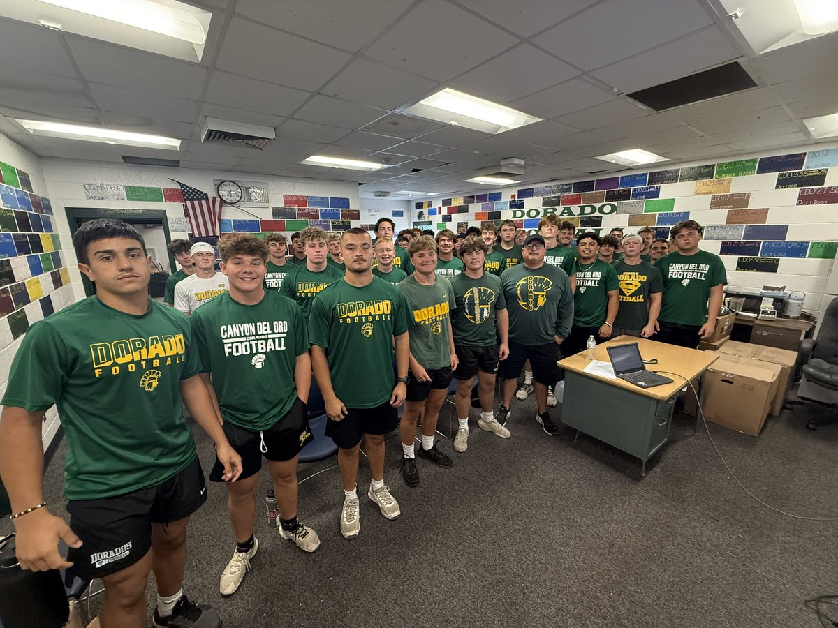 cdo_football's tweet image. Huge shoutout and thank you!!!
To Coach Dave Rodriguez, Former Oceanside, Head Coach
For driving in from California to help set the focus and tone for a great team camp.
Amazing Coach.
Amazing father.
Amazing friend.
First day enthusiasm every day !!!