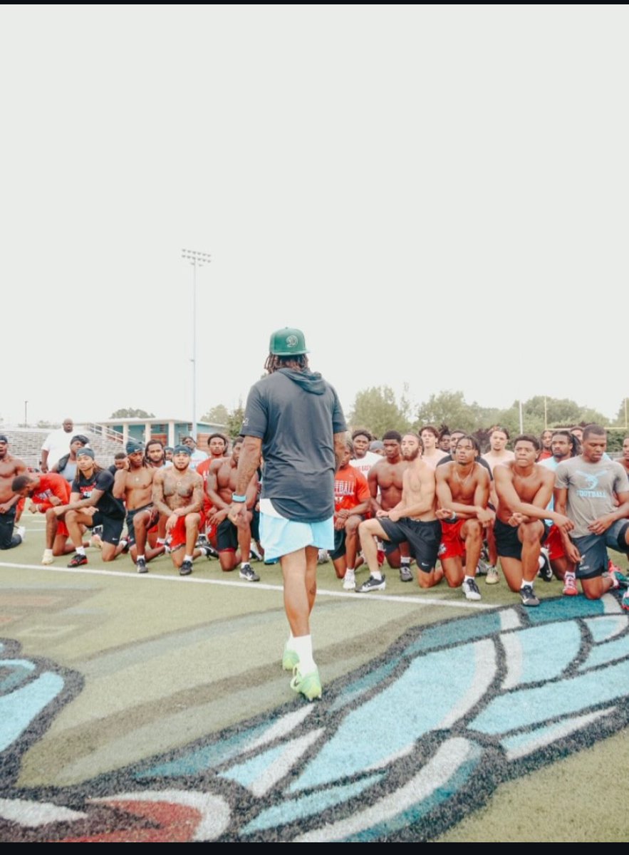 dyson_roberts's tweet image. I&apos;ve been here for only a month, but taking this risk was one of the best decisions I ever made 💯🙏🏾 yall good on in my book so far S/O @taylordj14 @DelSt_Football 🗣️