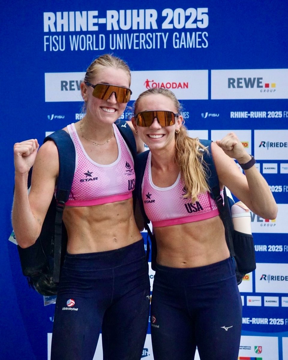 USAVBeach's tweet image. Day 3 Results from the World University Games:
Alexis Durish / Audrey Koenig defeat CHN in straight sets (21-19, 21-16). Next: AUS
Thomas Hurst / Gage Basey fall to GER in three sets (19-21, 21-19, 11-15). Next: NED
โก๏ธ Round of 16
For schedule ๐: go.usav.org/44XqI2D