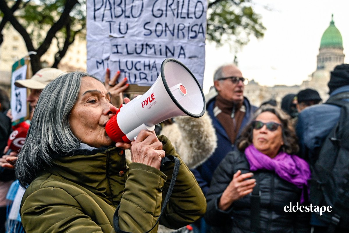 eldestapeweb's tweet image. 🔴Jubilados, organizaciones sociales, políticas y de Derechos Humanos se movilizaron en contra de las políticas de ajuste de Milei
@kalofotograma 📸
