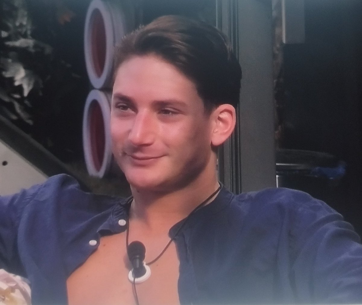 Tanti auguri a questo ragazzo straordinario, siamo orgogliosi di te e anche se ci manchi un sacco siamo fieri dei tuoi valori e della  tua coerenza. Ti si vuole bene! 🥳 ♥️🥳🎀 #tommavi #resistenzatommavi #auguriTommy