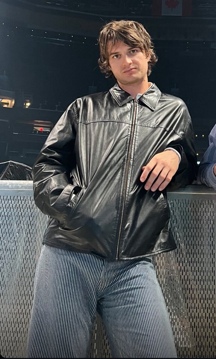 munsonzgf's tweet image. he looks so good but at what cost? a truly sticky situation indeed