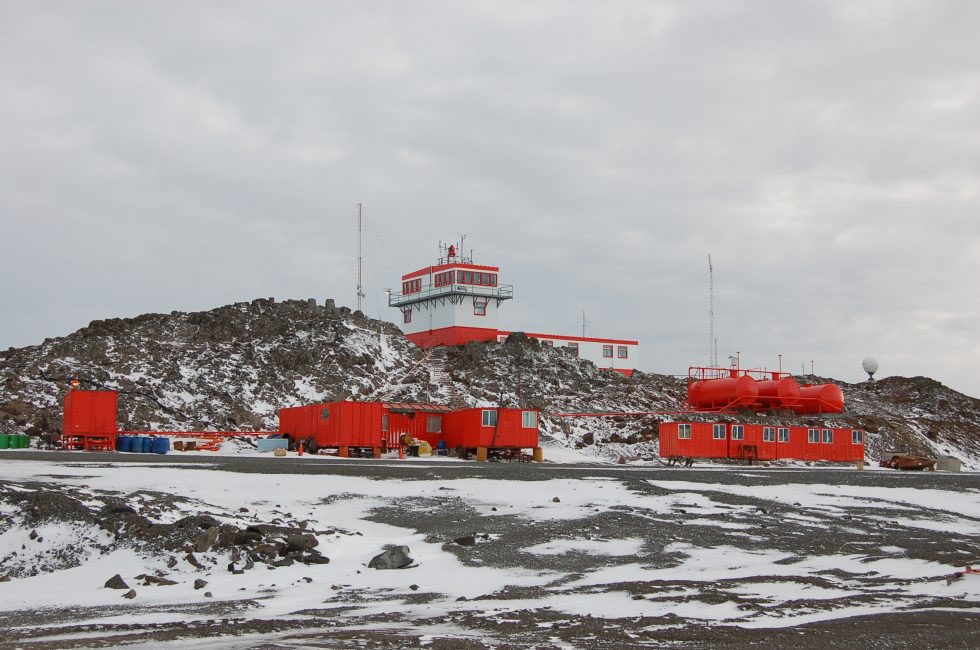 cesar_quezada's tweet image. Chile cuenta con el aeropuerto comercial/turístico más austral del mundo 🛫
El aeropuerto Teniente Marsh en isla rey Jorge en la Antártica chilena 🇦🇶🇨🇱🐧 recibirá 20 millones de dólares en inversión para diversas mejoras
+ 200 vuelos civiles cada año
mop.gob.cl/mop-confirma-o…