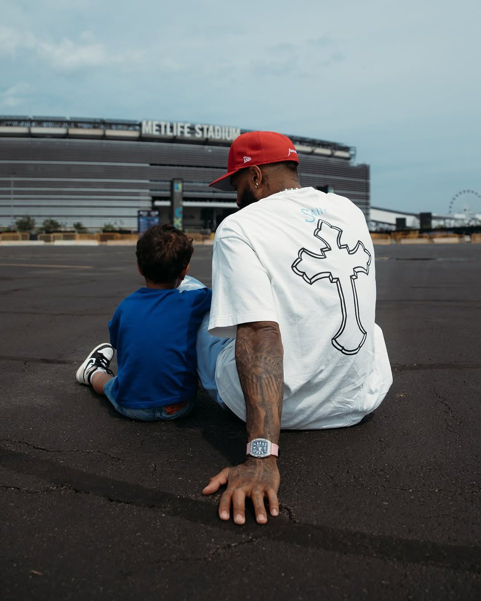 Protrending's tweet image. Told him this is where it all started. MetLife memories, father-son future
_
@obj
