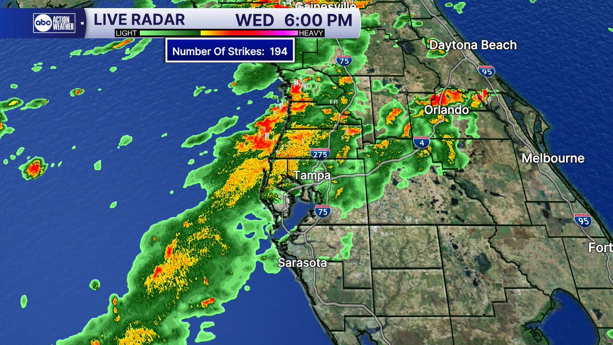 DenisPhillipsWx's tweet image. Radar Update: Moderate rains still falling across part of the area. Heaviest rains are North of I-4.