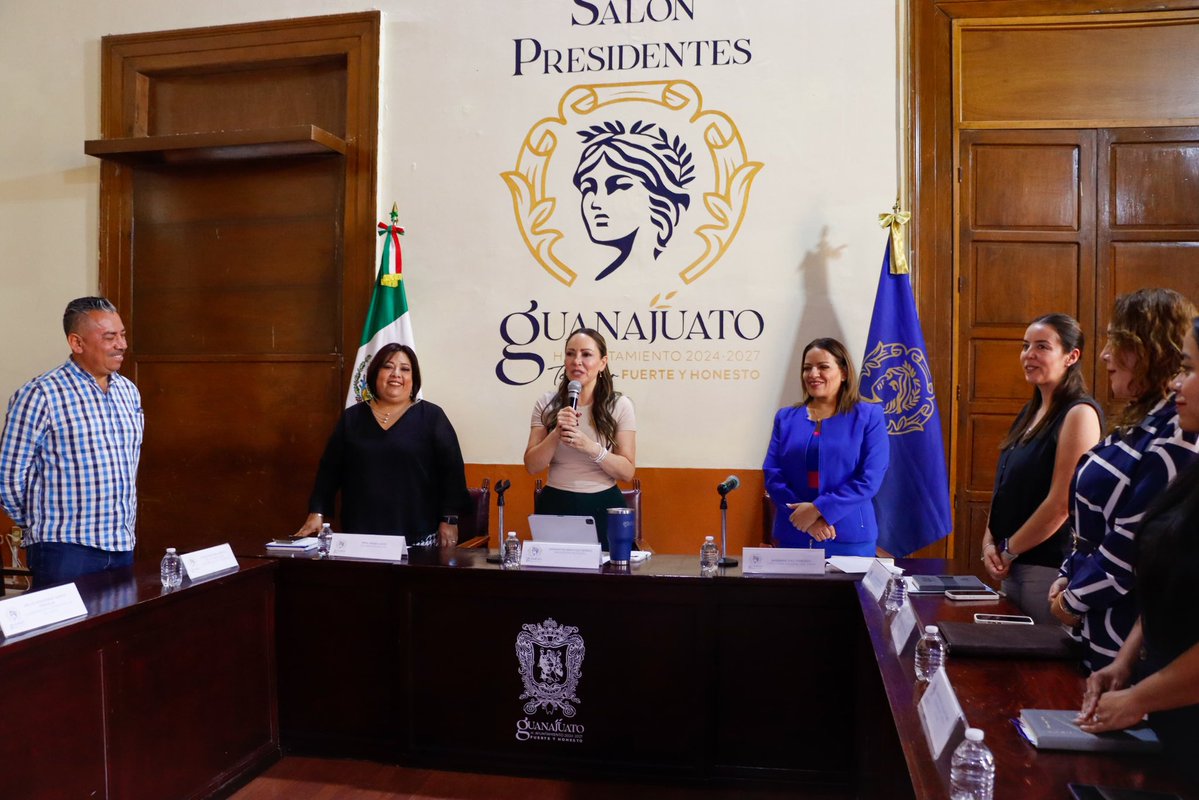 Samanthasmx's tweet image. Instalamos el Comité de Adquisiciones del IMAIM para asegurar que cada proceso se realice con transparencia, legalidad y enfoque de género.

Seguimos avanzando, siempre con perspectiva y con causa.

#GuanajuatoTeQuiero