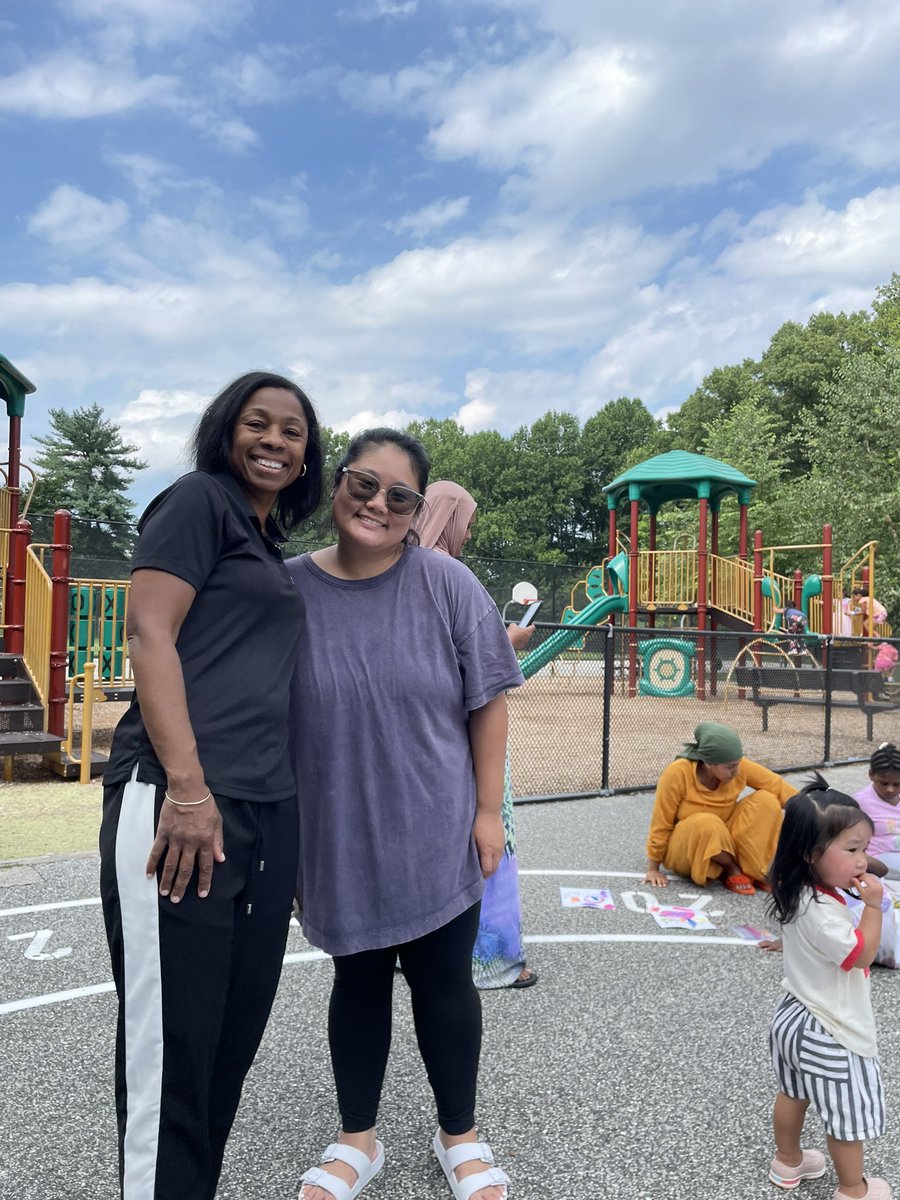 CSL_BelPreElem's tweet image. Today’s Play Date @ the Playground was an opportunity for our Panda scholars to express themselves artistically. @BelPrePandas @CSMCPS_Leader @LearnerDSLI @MCPS @CSconnect_MCPS