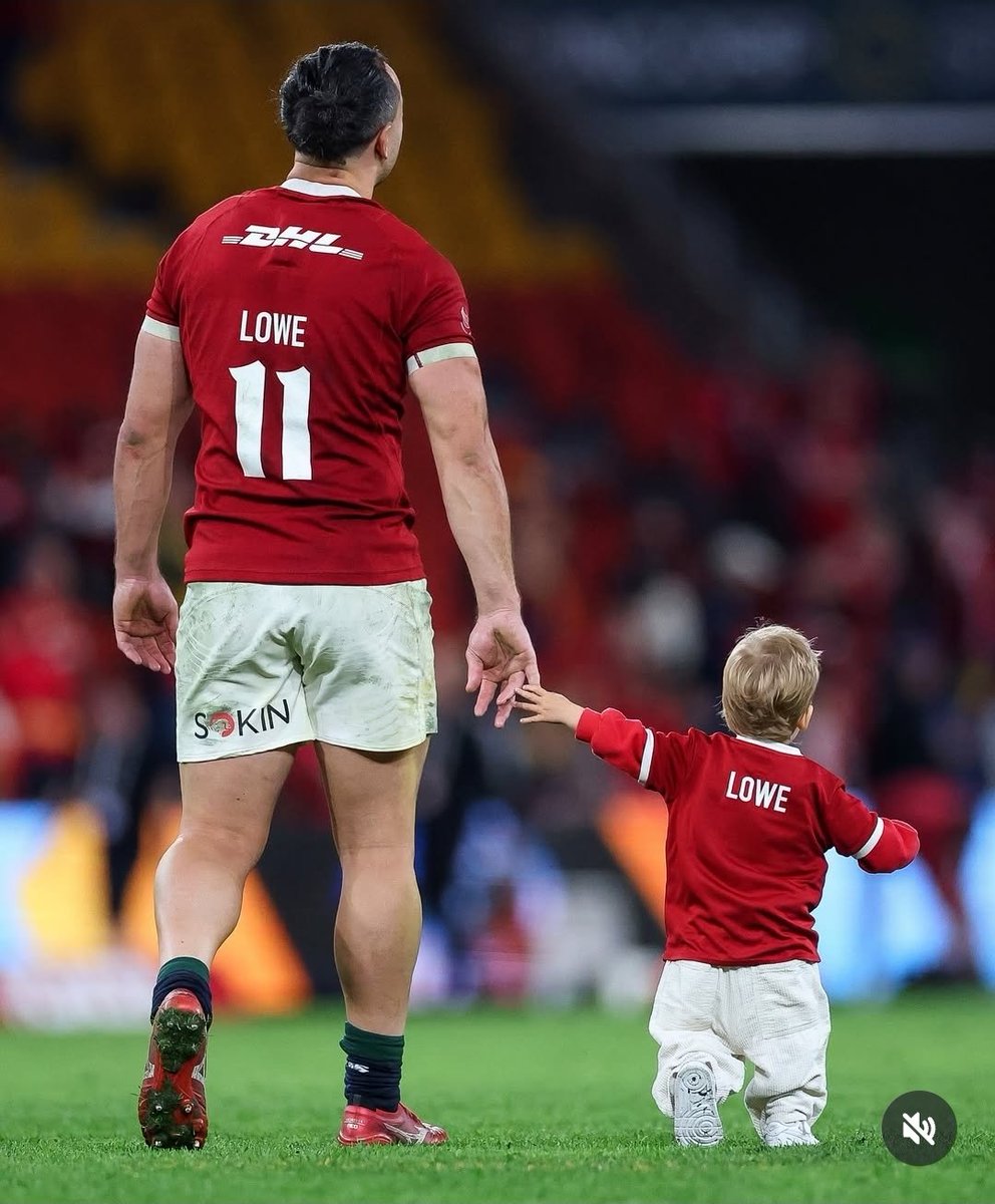LeinsterClub's tweet image. The fact that James Lowe doesn't wear LOWE and then have LOWER for his kids jersey annoys me in an irrational way
#Lions2025