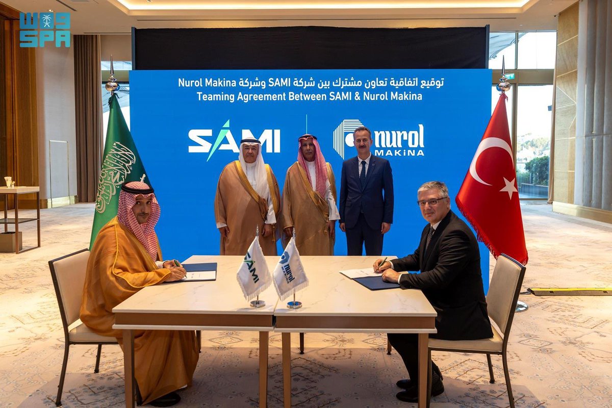 medalksa's tweet image. وقعت شركة SAMI، الشريك الوطني الرائد في قطاع الدفاع، اتفاقيات تصنيع مع 3 شركات تركية رائدة (Nurol Makina، FNSS، ASELSAN) لتوطين صناعة الأنظمة الأرضية بالمملكة، ضمن جهود تعزيز المحتوى المحلي
تشمل الاتفاقيات نقل تقنيات وتصنيع العربات العسكرية والمدرعة، وأبراج الأسلحة القتالية،…