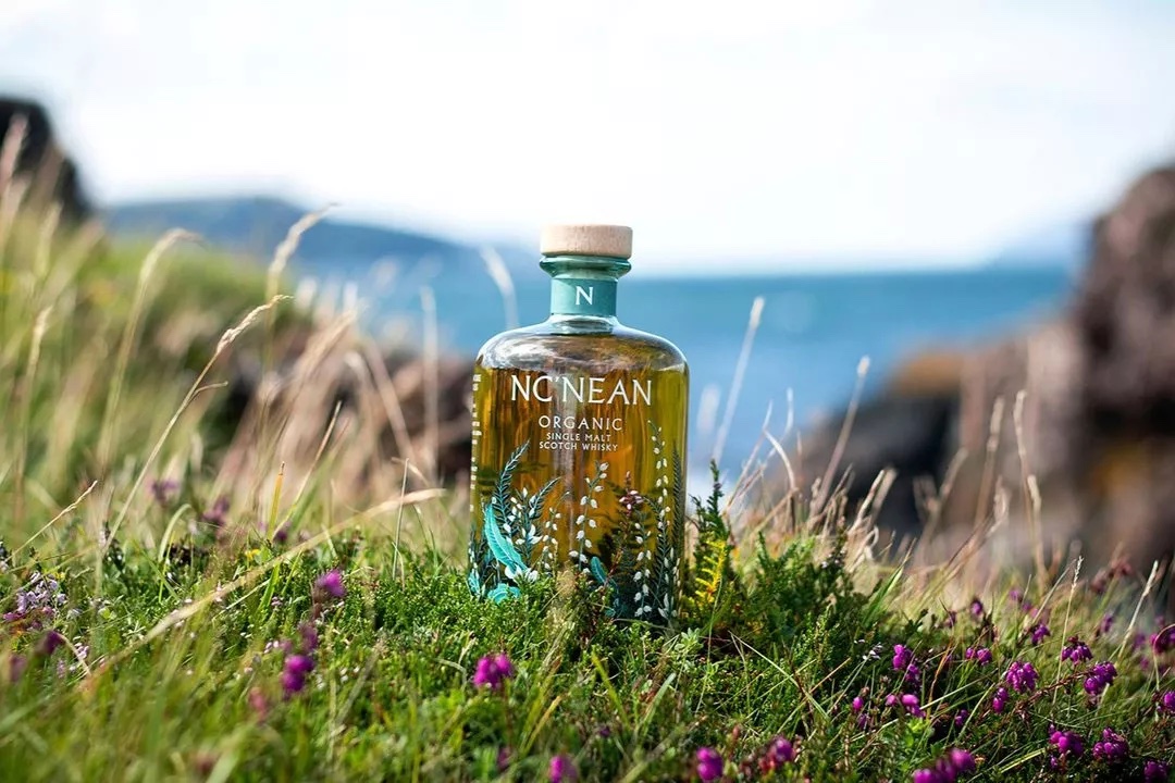 Organic. Independent. Zero waste.
<a href="/Ncnean/">Nc’nean Distillery</a> Distillery is rewriting Scotch’s rulebook, and it tastes as good as it sounds.
Explore how this Highland trailblazer is bottling change, one sustainable dram at a time. luxfanzine.com/against-the-gr…
#Ncnean #OrganicScotch