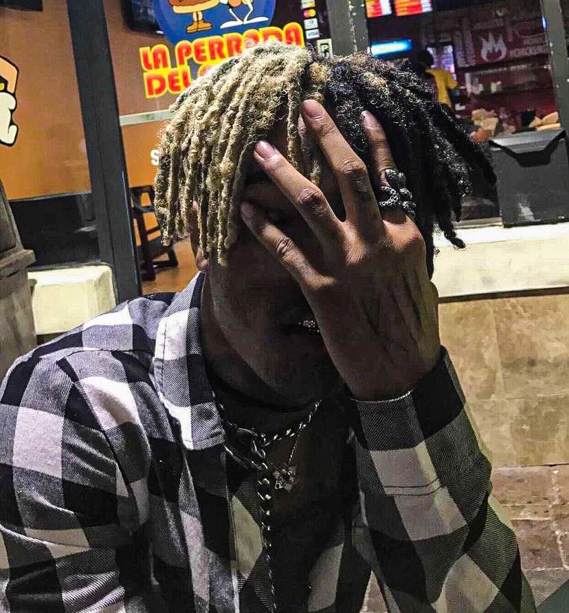 snownscattered's tweet image. [July 23. 2017] - XXXTentacion at La Perrada Del Gordo with a friend