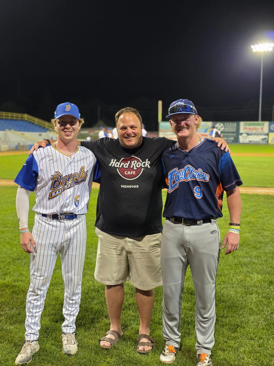 Jake Astor (@realcoachastor) on Twitter photo Went to see a couple Big Time former Tritons tonight in the Loo!!! <a href="/JackMausser/">Jack Mausser</a> and <a href="/BussonJake/">Jake Busson</a> Keep up the good work boys!!! Once a Triton, always a Triton! RTR baby!!! Photo credit to <a href="/krisgraewin/">Kris Graewin</a> Went to see a couple Big Time former Tritons tonight in the Loo!!! <a href="/JackMausser/">Jack Mausser</a> and <a href="/BussonJake/">Jake Busson</a> Keep up the good work boys!!! Once a Triton, always a Triton! RTR baby!!! Photo credit to <a href="/krisgraewin/">Kris Graewin</a>