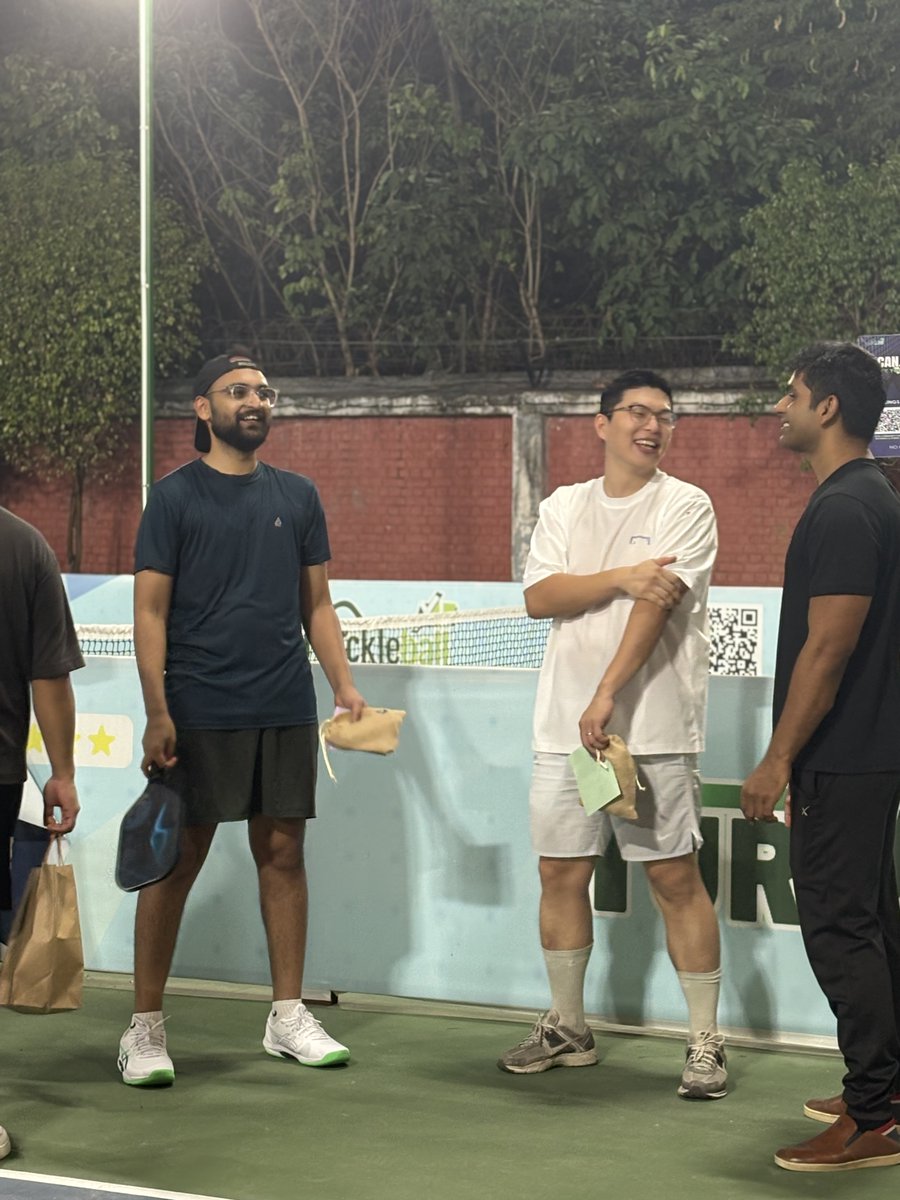 VaniyaDangwal's tweet image. I host a monthly mixer for founders and investors where we can pickleball and network. It's high time we step out of the boardroom and take care of our health.
If you're a founder or an investor in Delhi NCR and want to join my next mixer on the 27th of July, DM me!