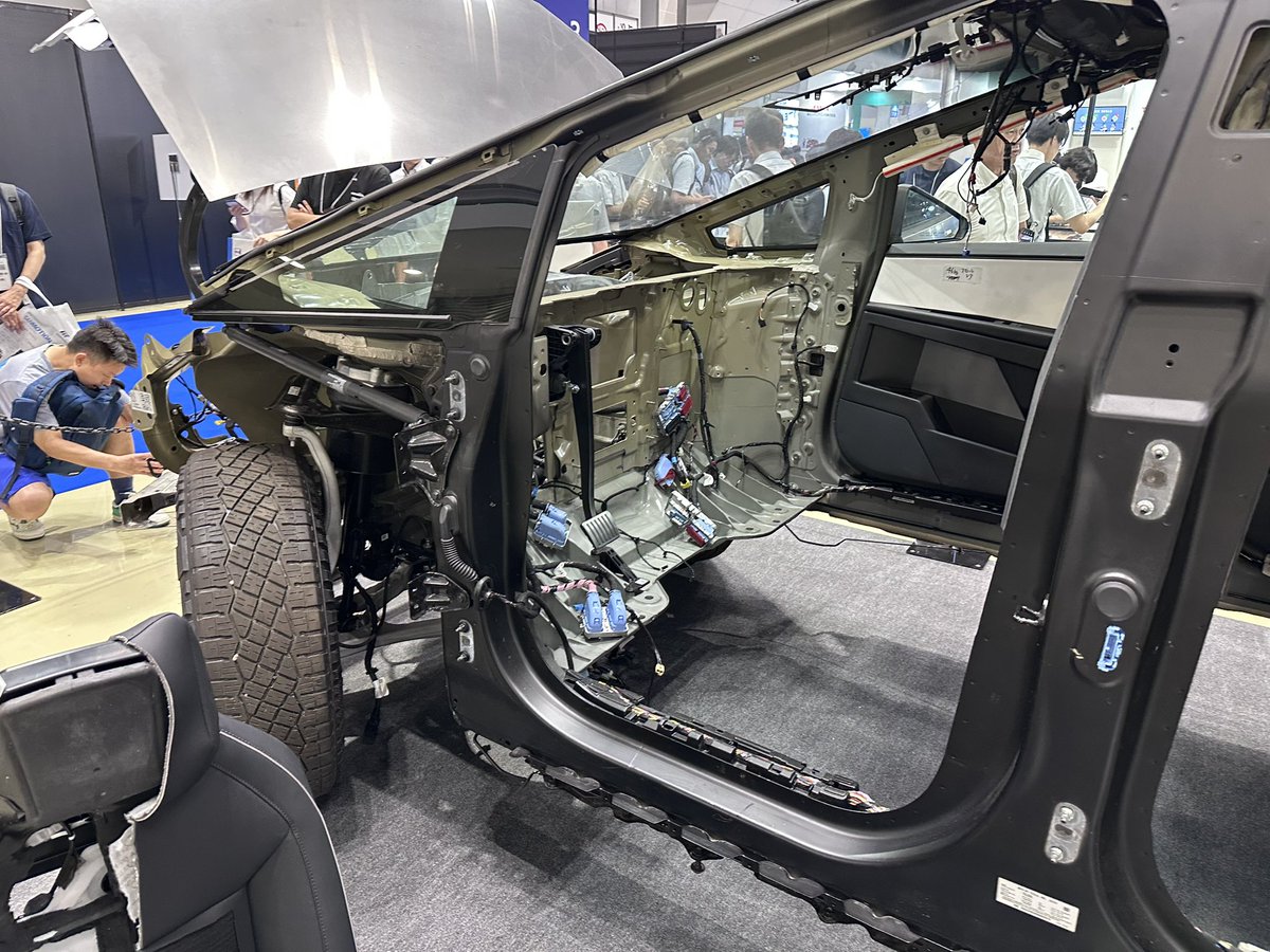 JSJp1MXUACrYuHj's tweet image. サイバートラックがバラバラになってる
#technofrontier