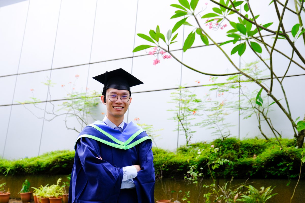 NTUsg's tweet image. Diagnosed with a speech disorder at six, Fabian Cheuk spent years in therapy with little progress — until acupuncture unlocked his voice. That turning point inspired him to pursue a double degree in Biomedical Sciences and Chinese Medicine at @ntusbs.
The five-year journey…