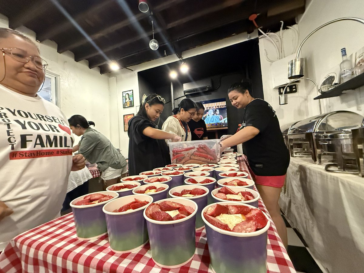 julesguiang's tweet image. It’s Day 3 for #LingapMaginhawa! We aim to produce at least 1,500 hot meals today for QC evacuees. Ingat po tayong lahat!
@QCGov @angatbuhay_ph
