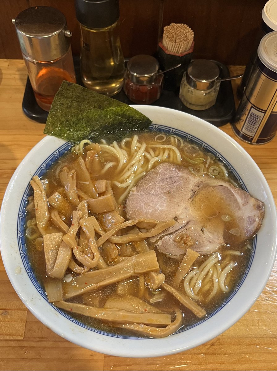 Orientalsalt's tweet image. 毎度最高を超えてくるラーメン体験🍜
@上板橋  魂の中華そば
タケノコ(メンマ)トッピングです。