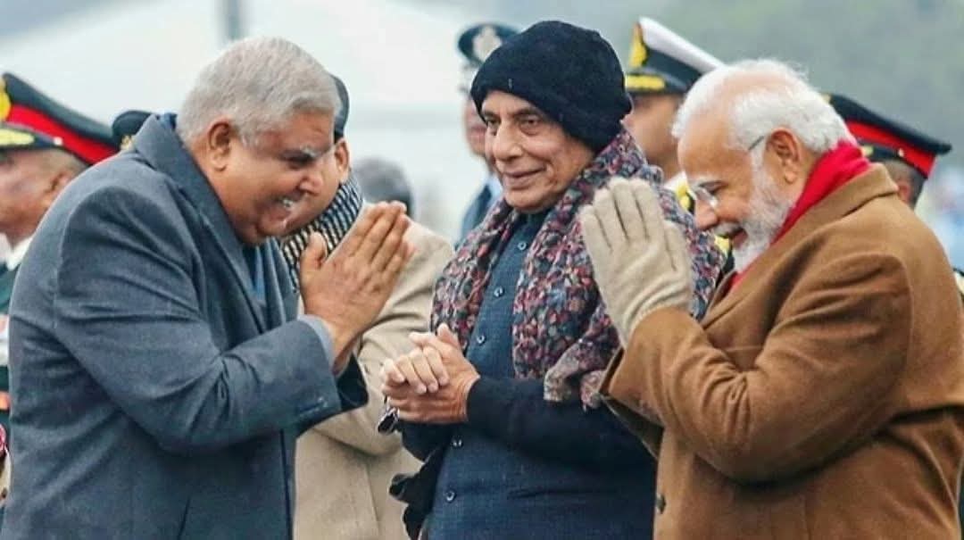 आने वाले दिनों में मोदी सरकार से भाजपा संगठन से कई नेताओं के विदाई की शहनाई बजने वाली है।

सुनो.... 
बतौर राजनेता नरेंन्द्र मोदी किसी एक खांचे 
में फिट नहीं होते हैं। मोदी एक ऐसी पहेली हैं जिसे उनके करीबी लोग भी नहीं समझ पातें, विपक्ष की बात करना ही बेकार है...

आज का लेख छोटा है