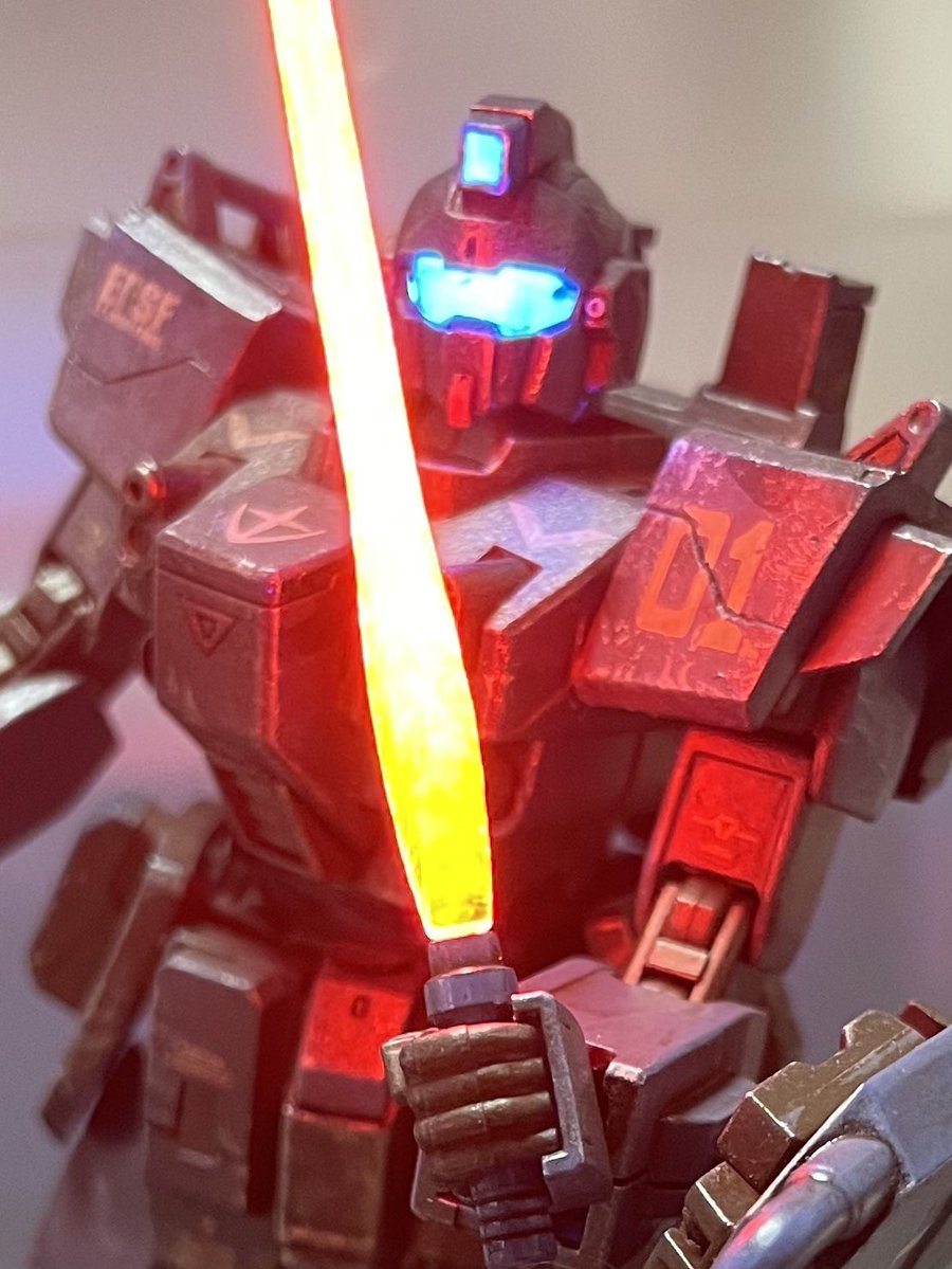 yoshi_tune1010's tweet image. #もくもく木曜日に黙々とプラモ貼る
#ビームサーベル選手権
#ガンプラ
ガンプラ始めて最近までビームサーベルっているの?って思っていましたが、このタグでみなさんの作品を見てカッコ良さが理解出来ました😁
しかし、、、ビームサーベル持ったポージングって難しい😱