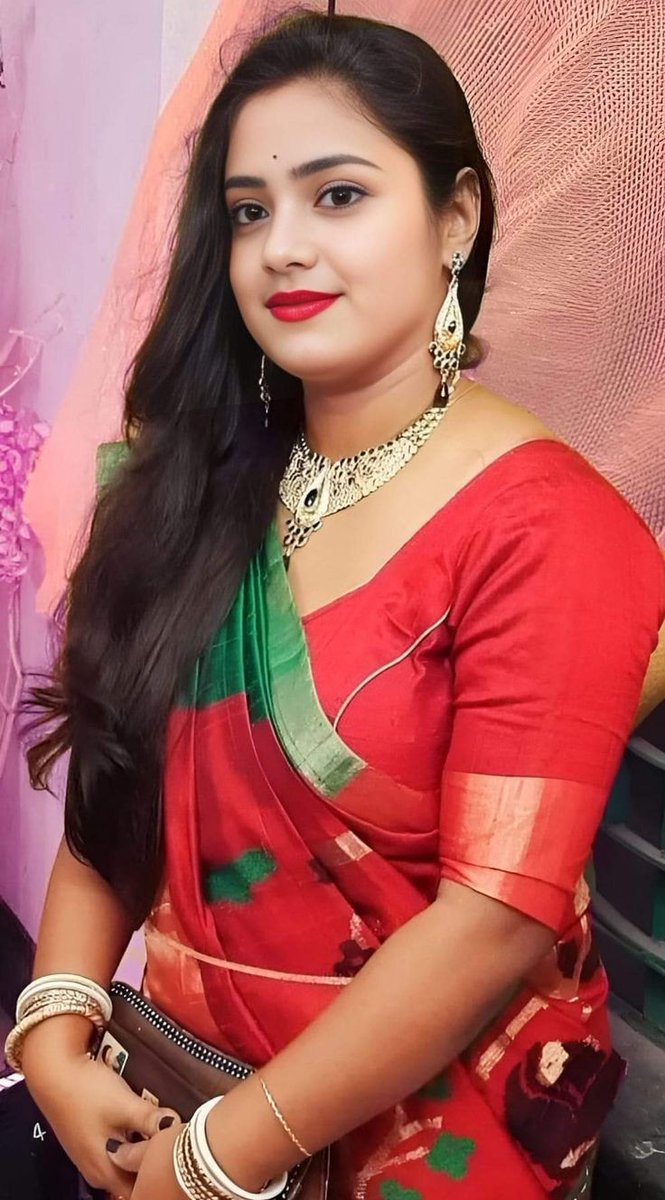 ज़िंदगी चोट दे तो दुःखी न हुआ करो...
क्योंकि, हर चोट कुछ सिखाती है
पैर पर लगने वाली चोट संभलकर चलना सिखाती है
और मन पर लगने वाली चोट समझदारी से जीना सीखती है।

#प्रिया_यादव
Notification on 🔔 
<a href="/priya_yadavv/">प्रिया यादव</a> 
<a href="/priya__yadavv/">प्रिया यादव</a> 
Jai Ram ji ki 
🙏🙏🙏