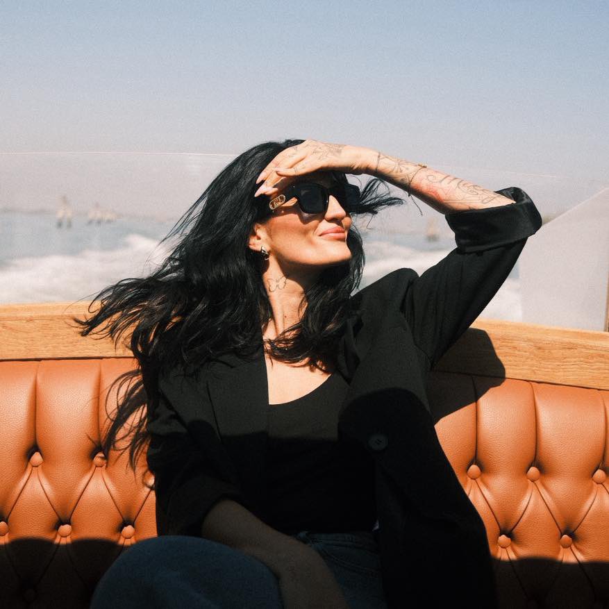 Paras ystävä, kihlattu, sielunkumppani, tuki ja turva. Hauska, ihana, kaunis, upea, viisas, ilo, onni, valo, lempeä, vahva, aistikas, sydämellinen,  maaginen!

Hyvää syntymäpäivää rakas! ❤️