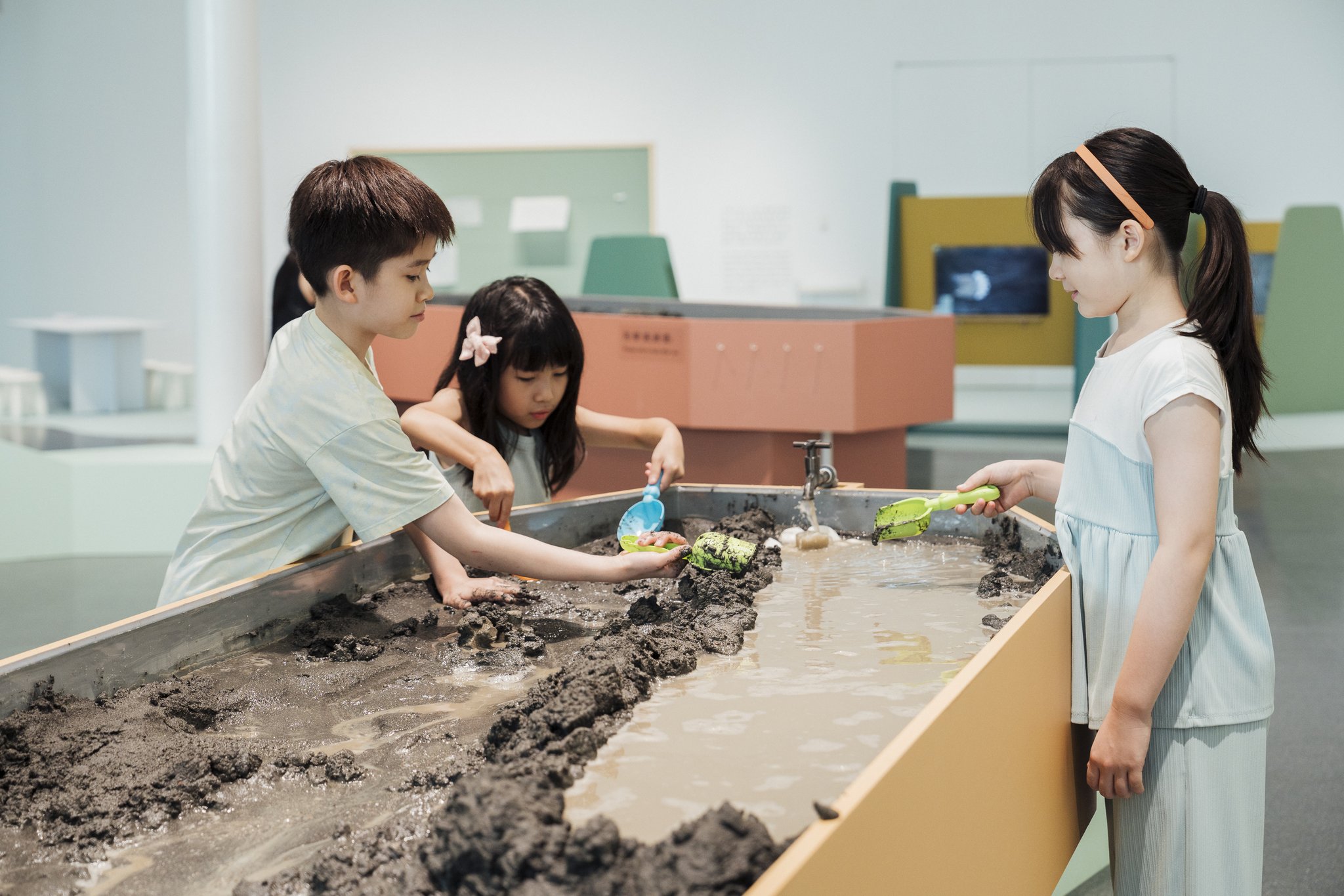 【中古】 子どもたちの想像力を育む アート教育の思想と実践/東京大学出版会/佐藤学（教育学） 子どもたちの想像力を育む: アート教育の思想と実践 | 佐藤 学
