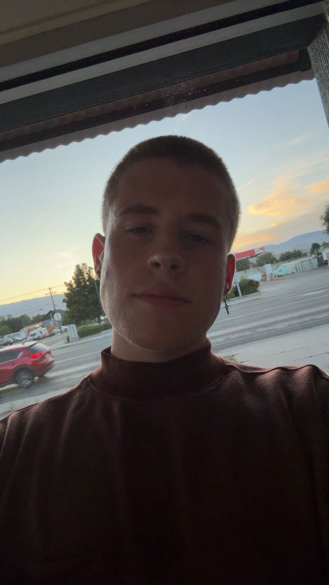 I love the buzz cut so much I’m keeping it for a while me thinks