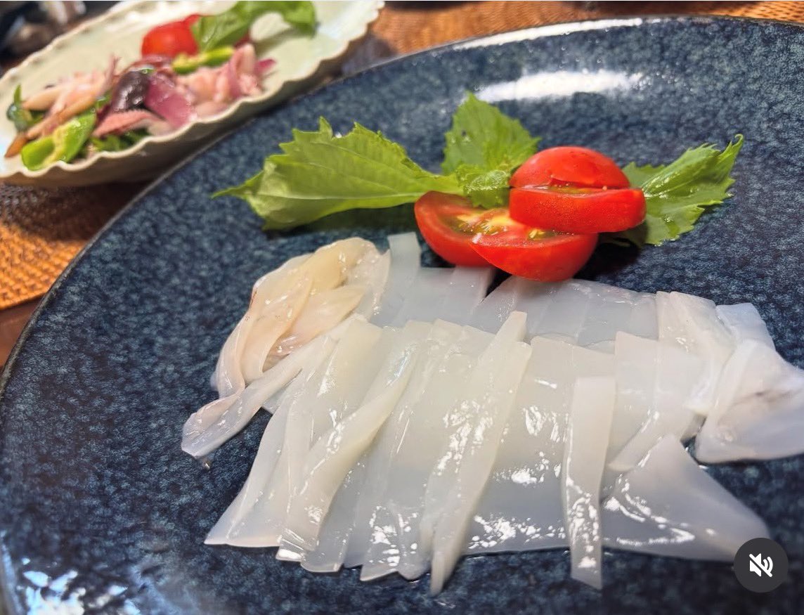 KkochinT's tweet image. 暑いですね🥵
帯広で40℃の予報だと😱
北海道では経験した事のない
命に危険が及ぶ暑さだと🥵
お昼は白いか🦑と枝豆🫛で
昼間っぱから🍻