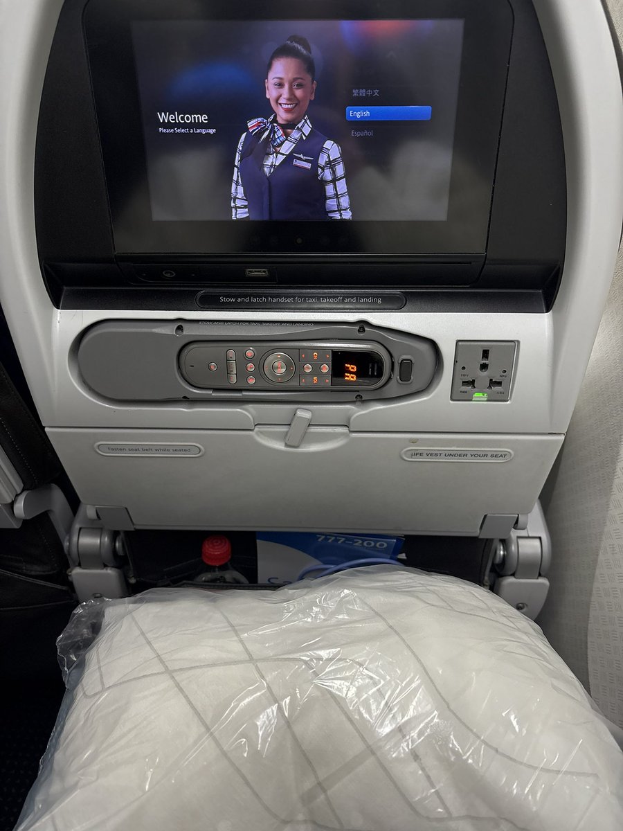 _Cesi_25's tweet image. Bye America ✌🏽