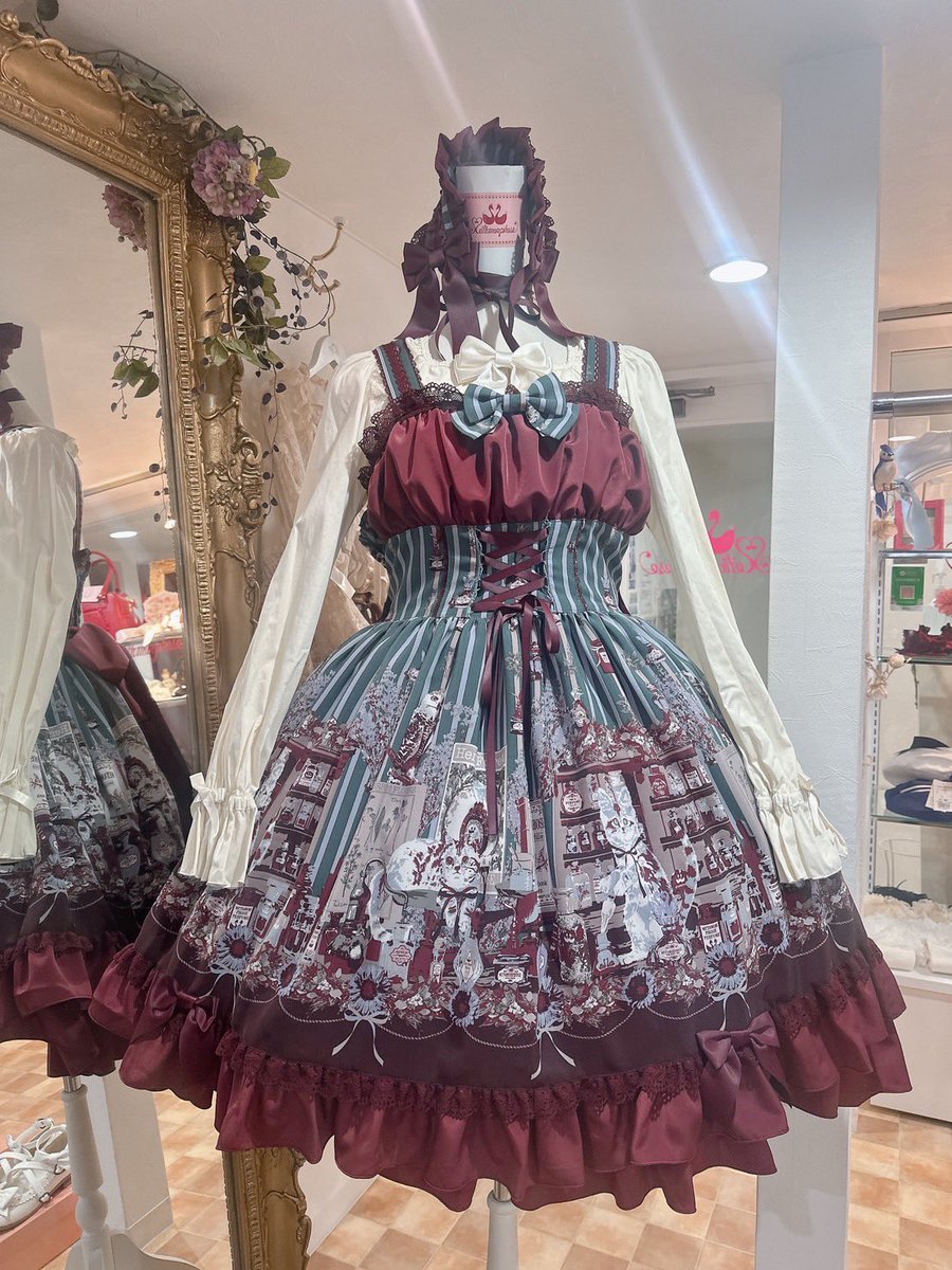 MetamorphoseEng's tweet image. ♥️🌿Please hurry♥️
Secret Perfume Lab Bustle Frill JSK
Plus Size metamorphose.gr.jp/en/product/8213

The beautiful antique print JSK remains only a few✨

*The regular-size in all colors and the plus-size in antique white are sold out.
#botanicalpattern
#metamorphose #mtdf #Lolitafashion