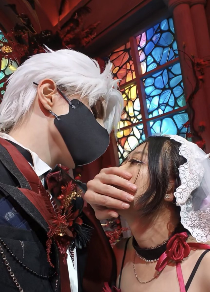 ashleyasakky's tweet image. ちょっとこれはズルくありませんか。
こんな手のひらの香り嗅げるなんて…
しかもシンのところ暑かったんでしょ?
手汗のプレゼントもあるかもじゃん…
※歪んだ個人の楽しみ方です。どうして私はすぐシンを見てしまうんだまったく。