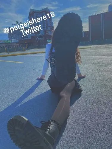 I just received Coffee from <a href="/FreeLoadingSimp/">FreeLoadingSimp</a> via Throne
throne.com/paigeishere18