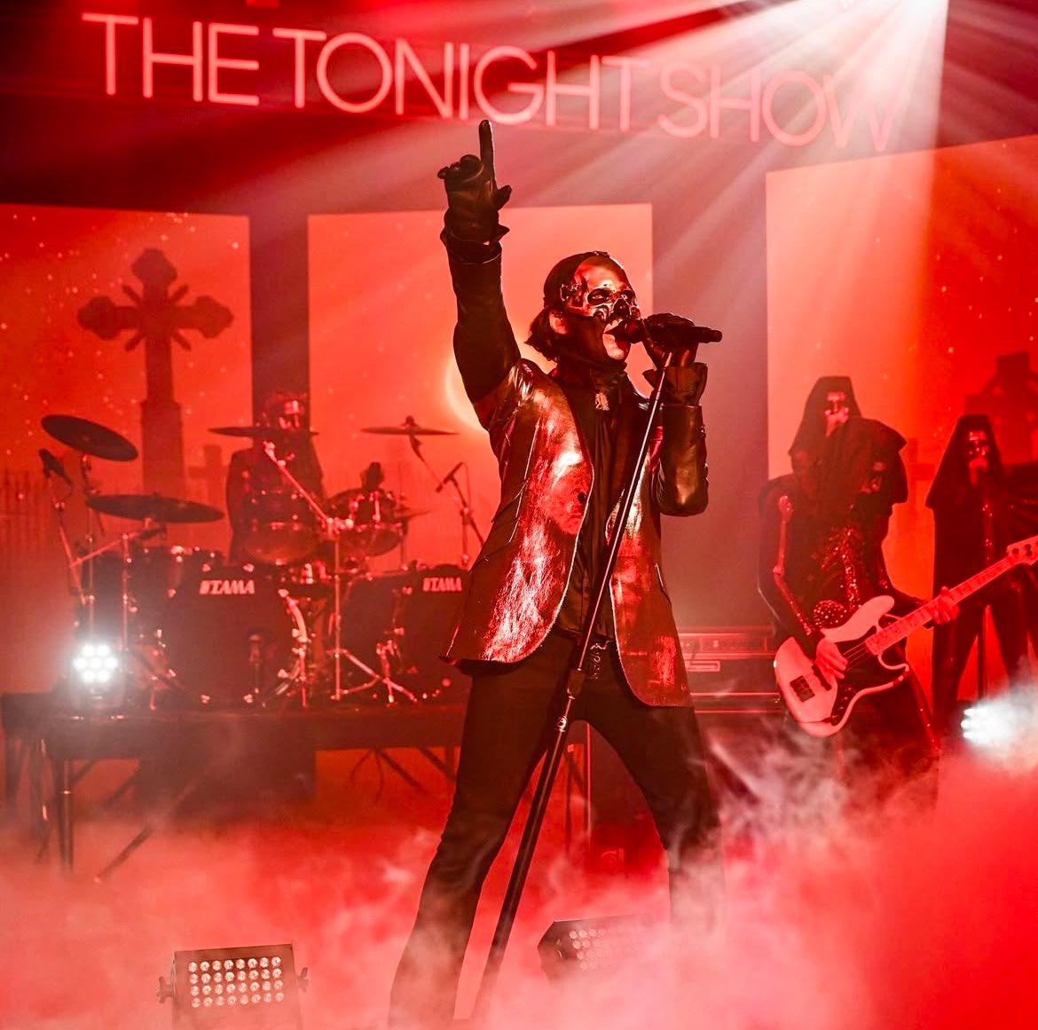 PapaCrave's tweet image. PAPA AND THE GHOULS STUN IN NEW PHOTOS FOR THE TONIGHT SHOW 💜