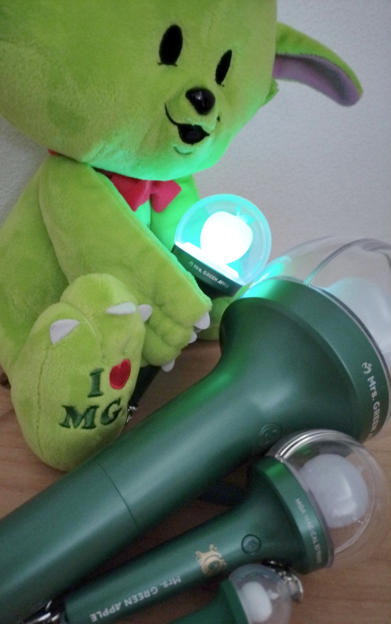 MGA Official Light Stick りんご棒 MGA Official Light Stick | TOoKA BASE