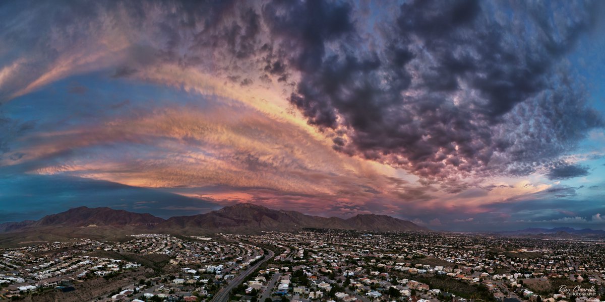 raychiarello's tweet image. This evening's colorful sunset was visible even looking to the East, with the sun behind me.
#ElPaso #Texas #Sunset #Drone #DJImini3pro #Panorama