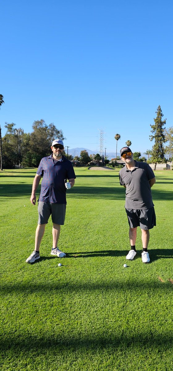 DaveXHALE's tweet image. Best drive of the day was ultimately beat by my cousin. Couple of dueling 270 yard drives