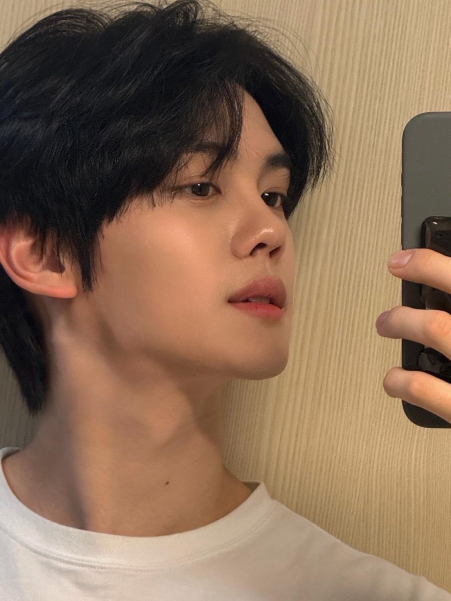 shimkcngz's tweet image. WHAT IS UP WITH GYUVIN RECENTLY…