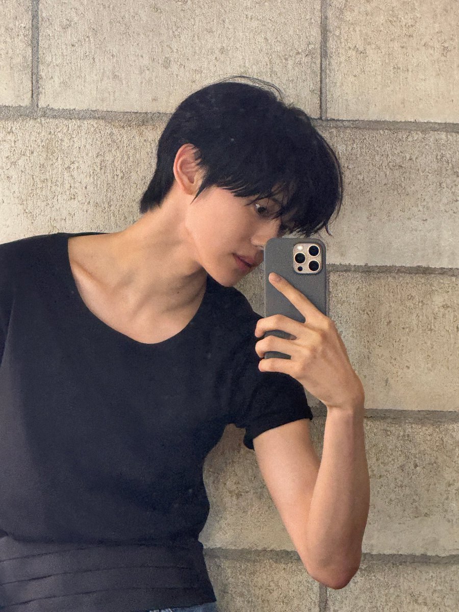 shimkcngz's tweet image. WHAT IS UP WITH GYUVIN RECENTLY…