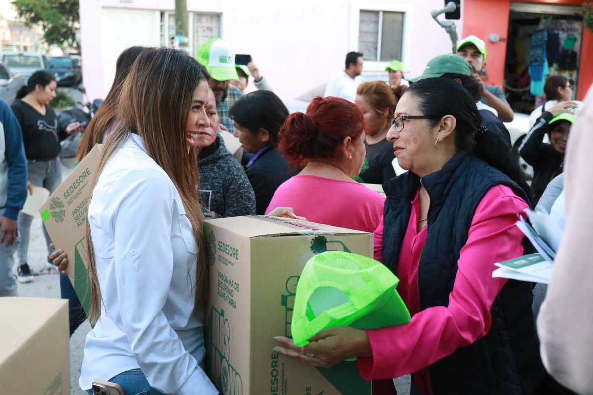 RuthGonzalezMx's tweet image. En la colonia Satélite Francisco I. Madero se entregaron apoyos del programa de seguridad alimentaria. ¡Gracias por la invitación! Un paso más en favor de quienes más lo necesitan, con trabajo conjunto y compromiso por nuestra gente. 💚