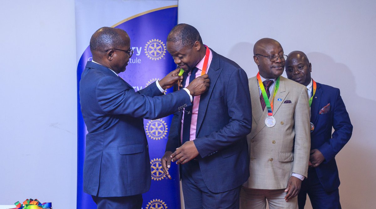 RotaryKiwatule's tweet image. 🏆 What an amazing weekend at the Rotary5Aside 9th Edition! Today, we celebrated our top achievers who showcased exceptional talent and sportsmanship during the tournament. 🎉⚽️ A huge thank you to all participants, sponsors, and supporters for making this event a true success!