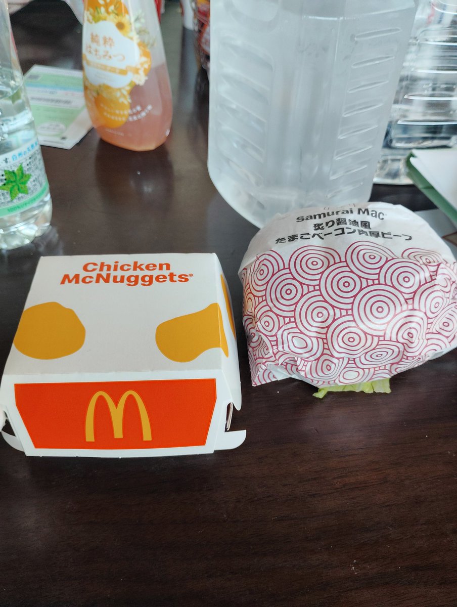 krillmakoto's tweet image. 今日の昼飯は、甥っ子と一緒にマック。なるべくタンパク質多めを意識。カロリーは後で消費すればええ。