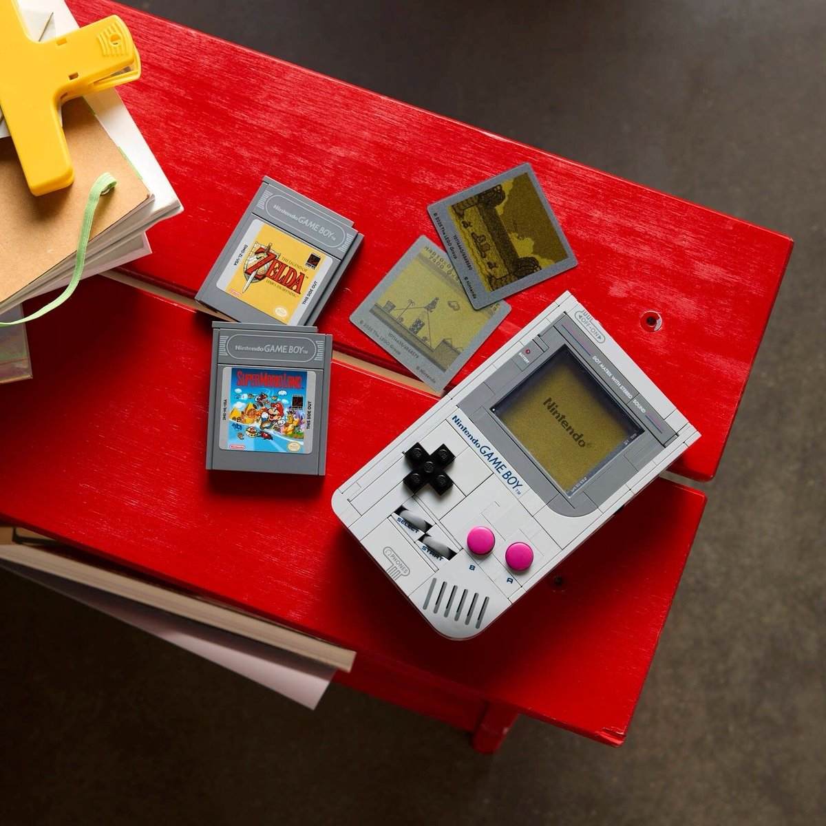 RetroHandhelds's tweet image. LEGO unveils a near 1:1 Game Boy DMG replica with 421 parts, two classic game cartridges, a $59.99 price tag, and it's available for preorder now.
retrohandhelds.gg/a-new-game-boy…