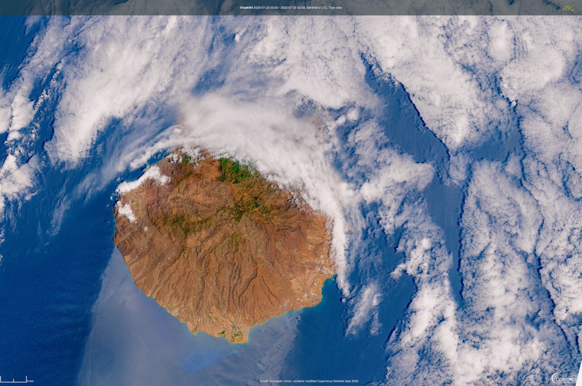 isaki64's tweet image. Buenas noches

#GranCanaria hoy

La &quot;panza de burro&quot; en todo su esplendor...
Jornada con ligeras ☔️en la vertiente norte de la isla, con mucha humedad en el ambiente.
Para apreciar la estructura y configuración de las nubes, también imagen + cercana @tenerife_meteo 
🛰️ Sentinel-2