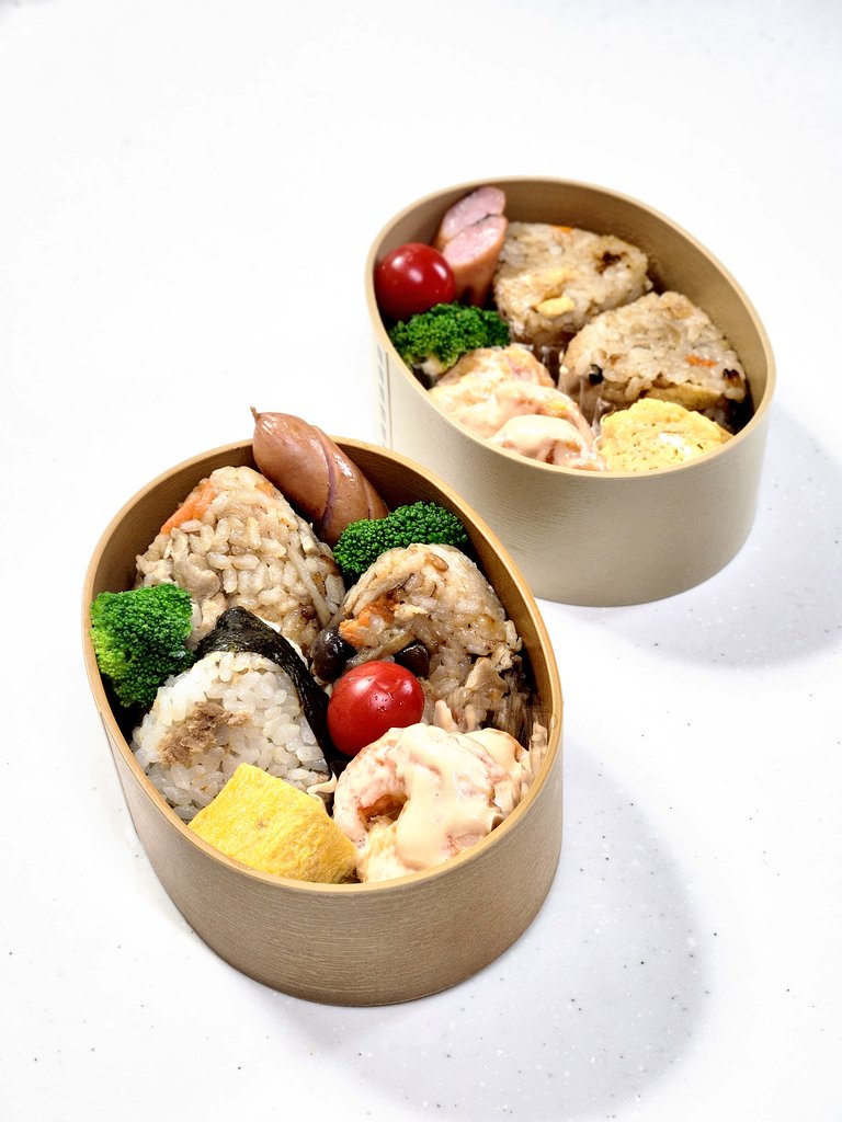 WorryForDinner's tweet image. おはようございます
🍱海老マヨ
昨日の炊き込みご飯とツナそぼろおにぎり
#お弁当記録 #旦那弁当 #学童弁当
今日は次男の個人面談
中抜けして行ってきます☀️😵