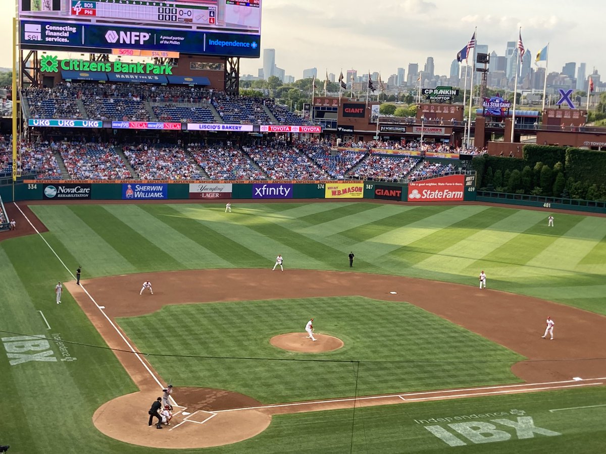 Aaron_Bracy's tweet image. First pitch
Beautiful night for baseball
#Phillies #RedSox #MLB